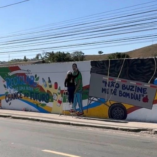 Artista Eduarda de Aquino conclui mural de 168 m² na CoopCat de BM